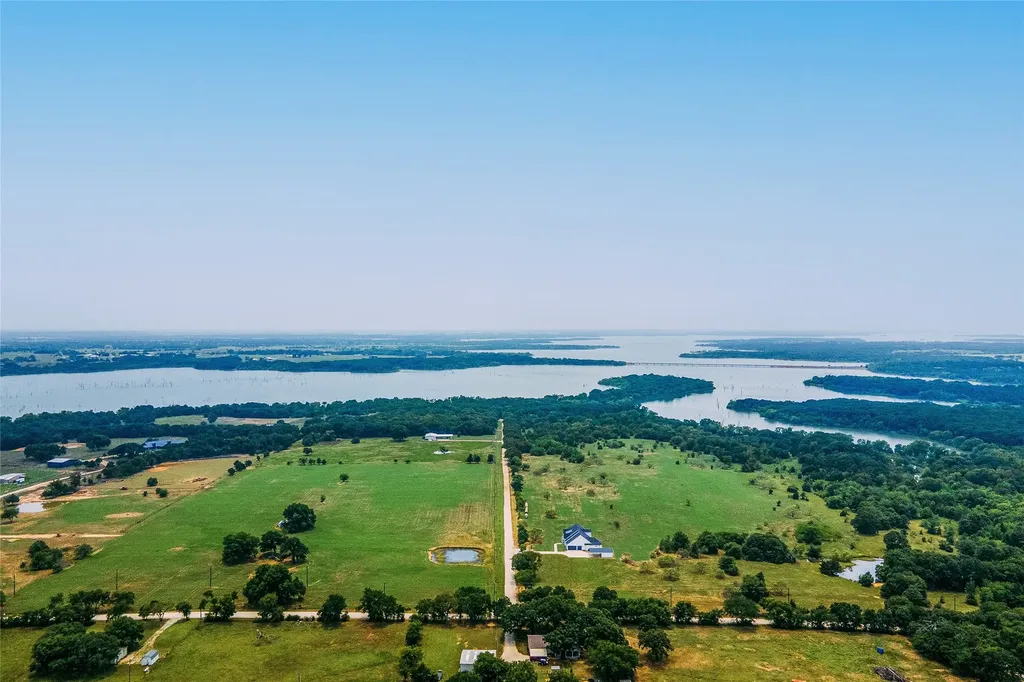 432 William Brewer Road Collinsville TX 76721