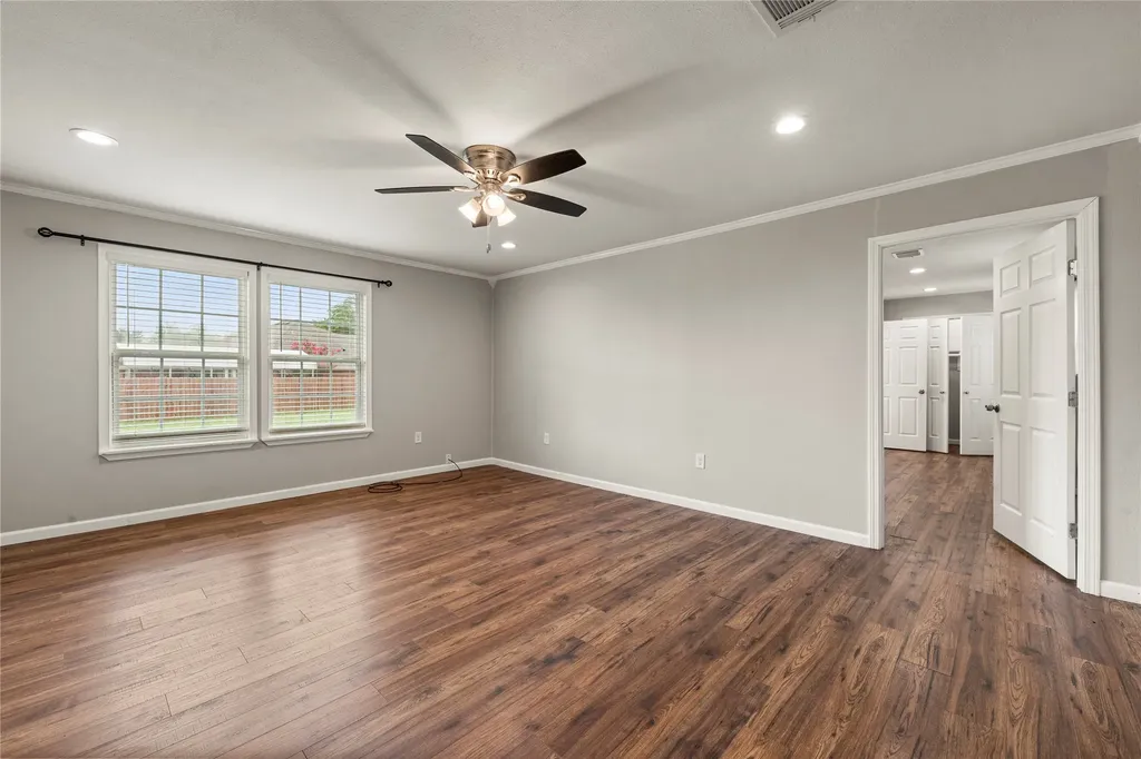 1305 S Robinson Drive Robinson TX 76706