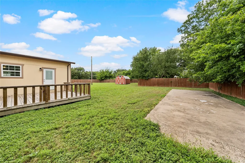 1305 S Robinson Drive Robinson TX 76706