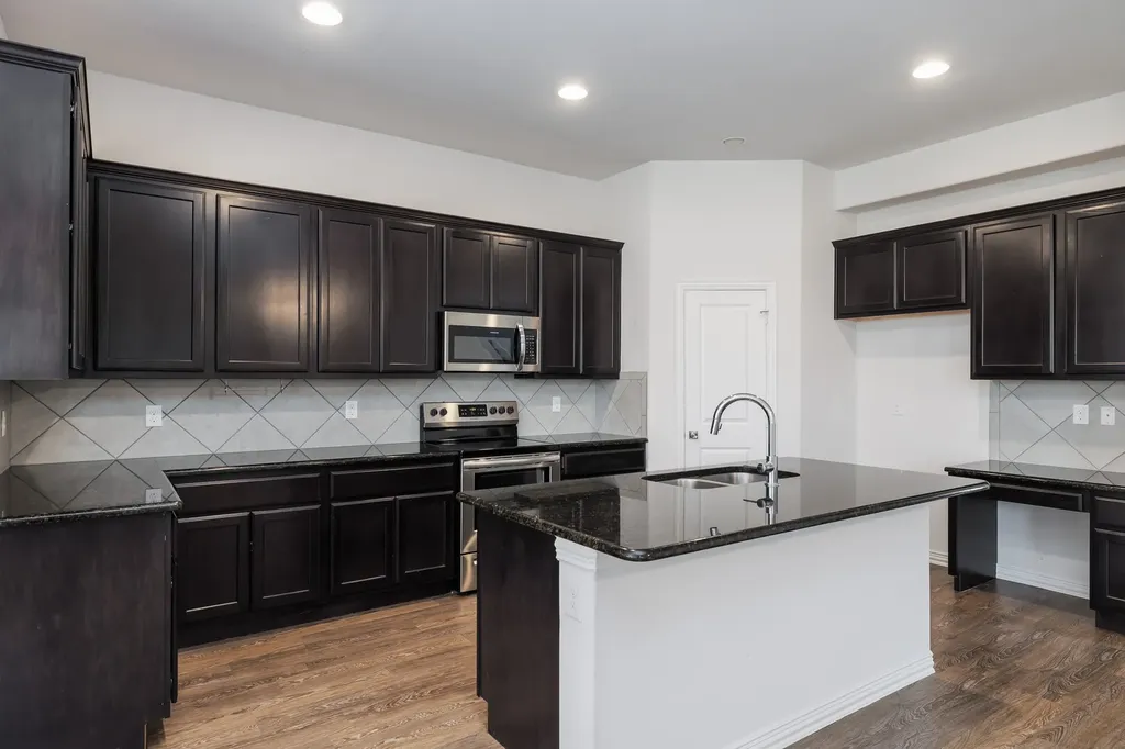 336 Emerald Creek Drive Fort Worth TX 76131