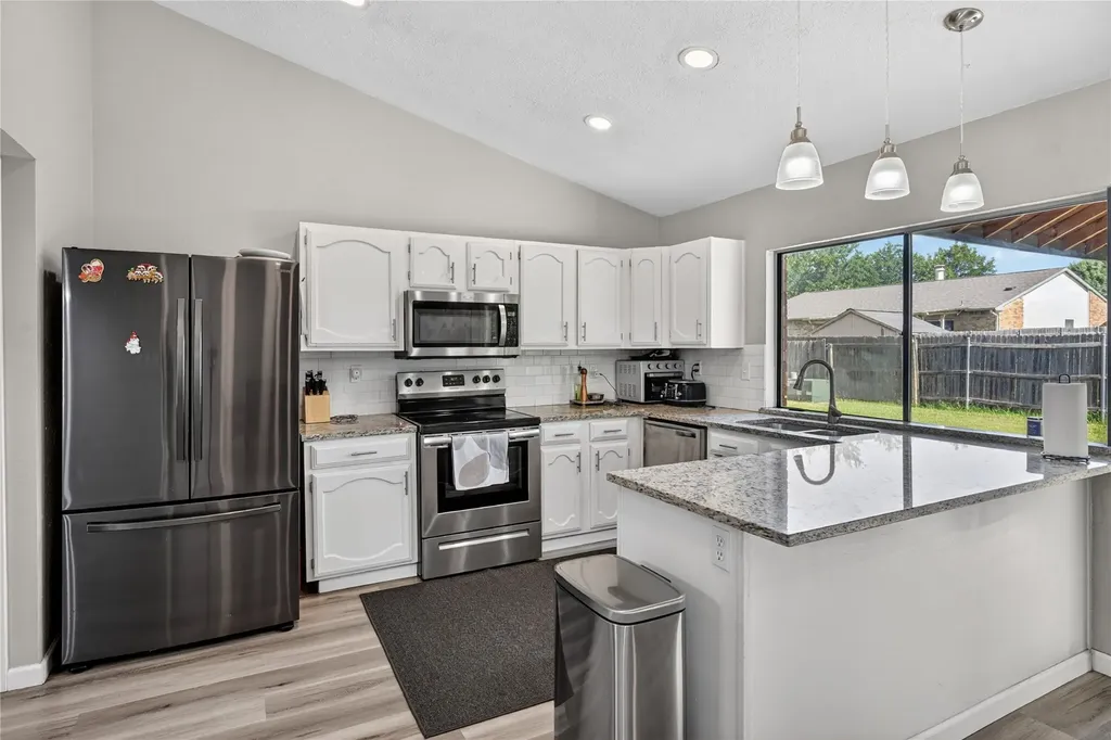 3825 Hackberry Lane Bedford TX 76021