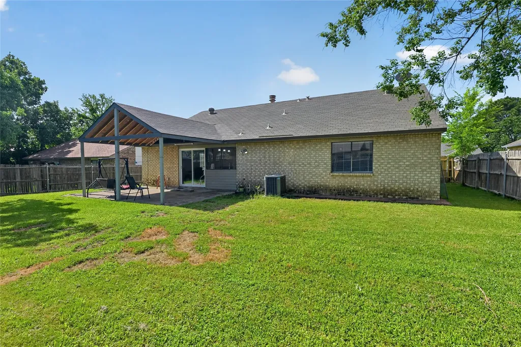 3825 Hackberry Lane Bedford TX 76021