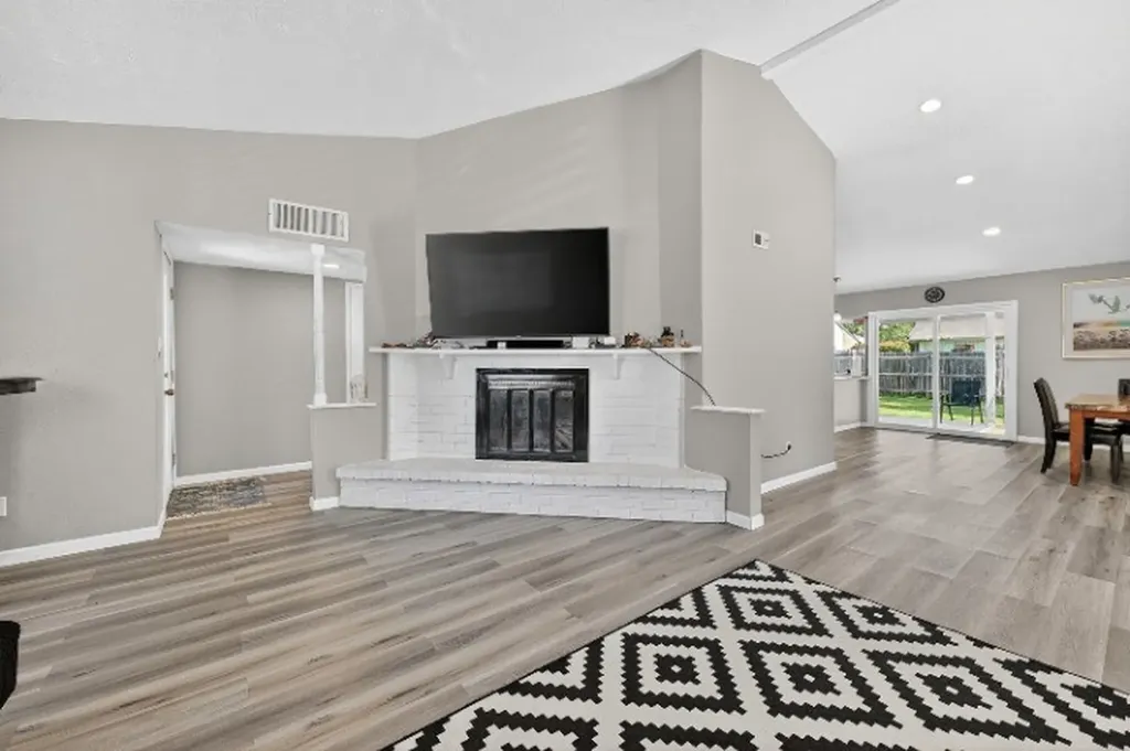 3825 Hackberry Lane Bedford TX 76021