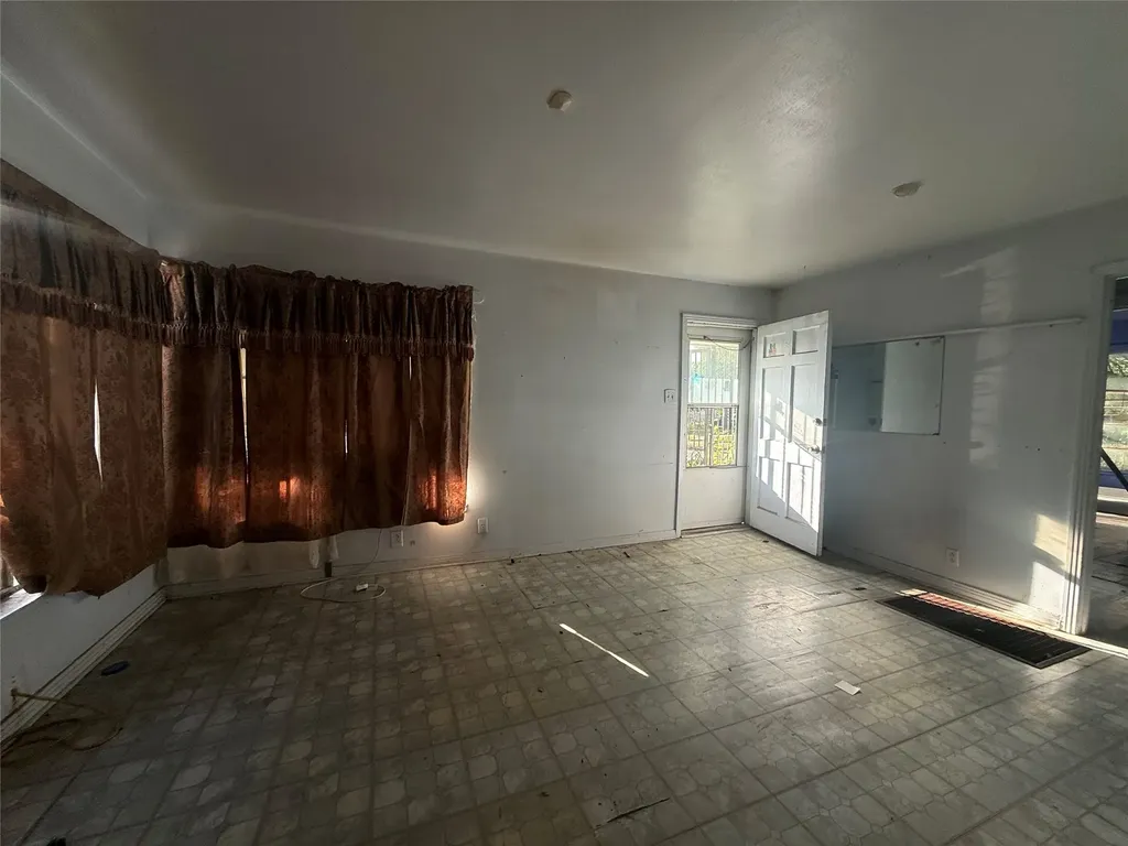 426 Krueger Street Dallas TX 75224