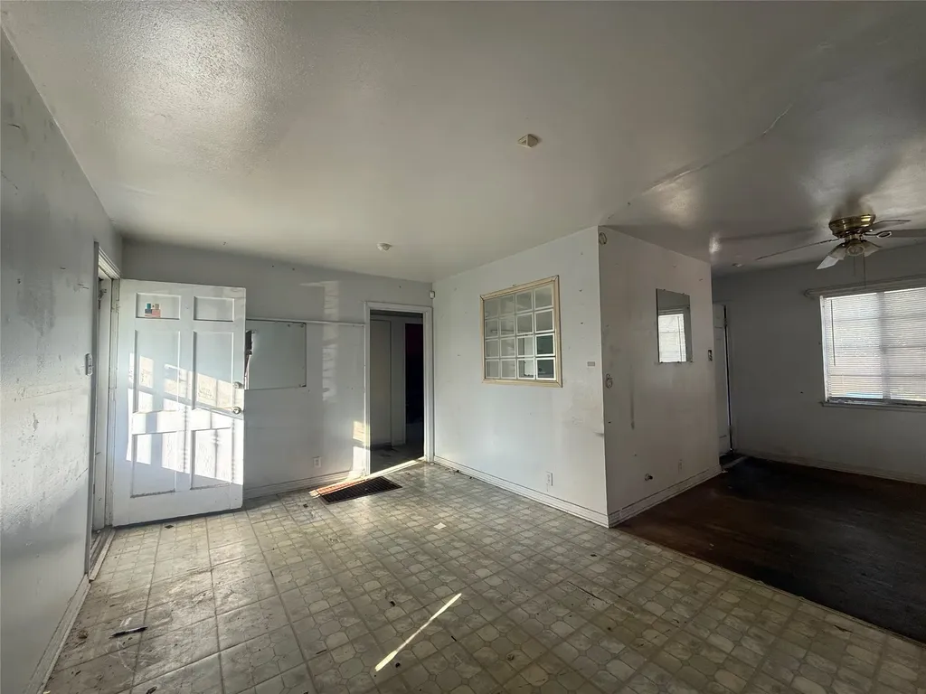 426 Krueger Street Dallas TX 75224