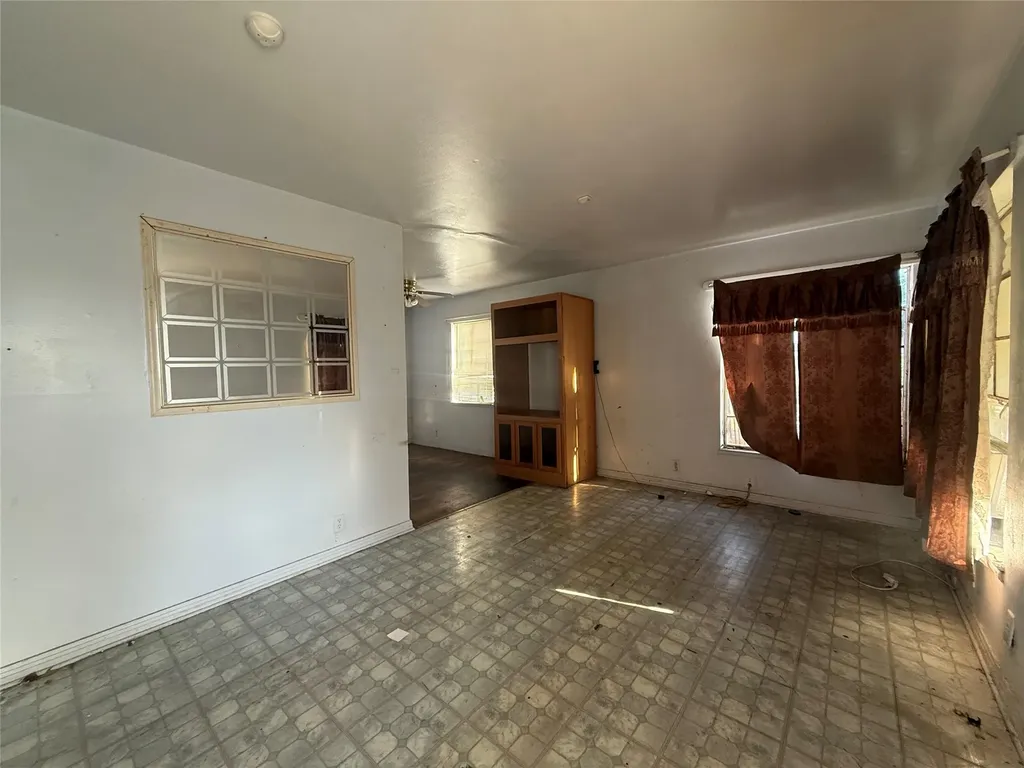 426 Krueger Street Dallas TX 75224