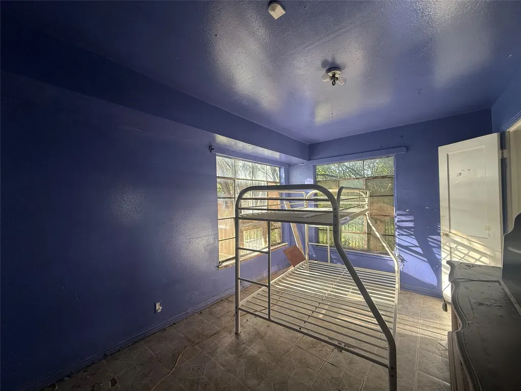 426 Krueger Street Dallas TX 75224