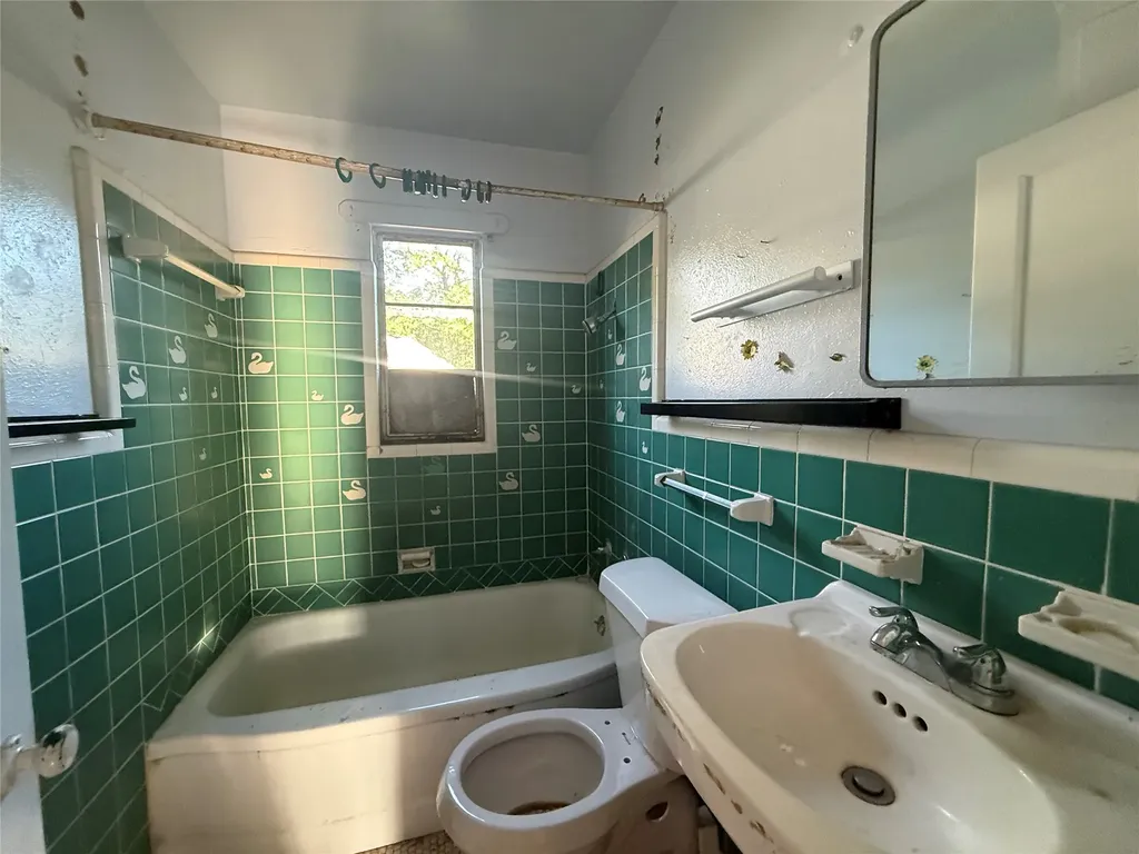 426 Krueger Street Dallas TX 75224