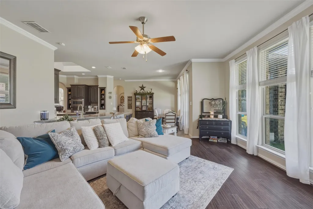 2955 Geneva Drive Grand Prairie TX 75054