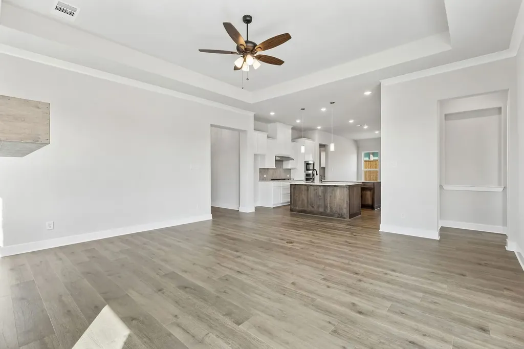 208 Bristol Lane Azle TX 76020