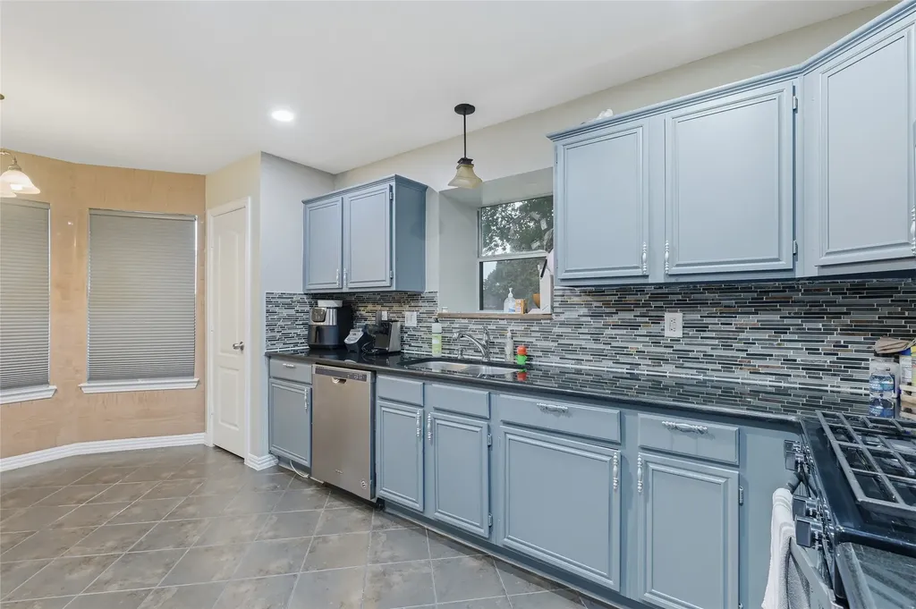 2213 Deep Valley Drive Mckinney TX 75071