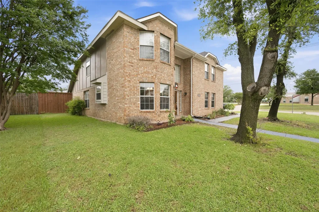2213 Deep Valley Drive Mckinney TX 75071