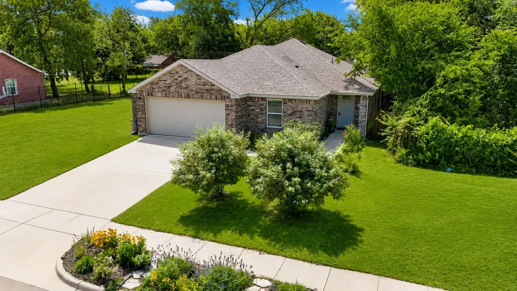 1634 E Missouri Avenue Dallas TX 75216