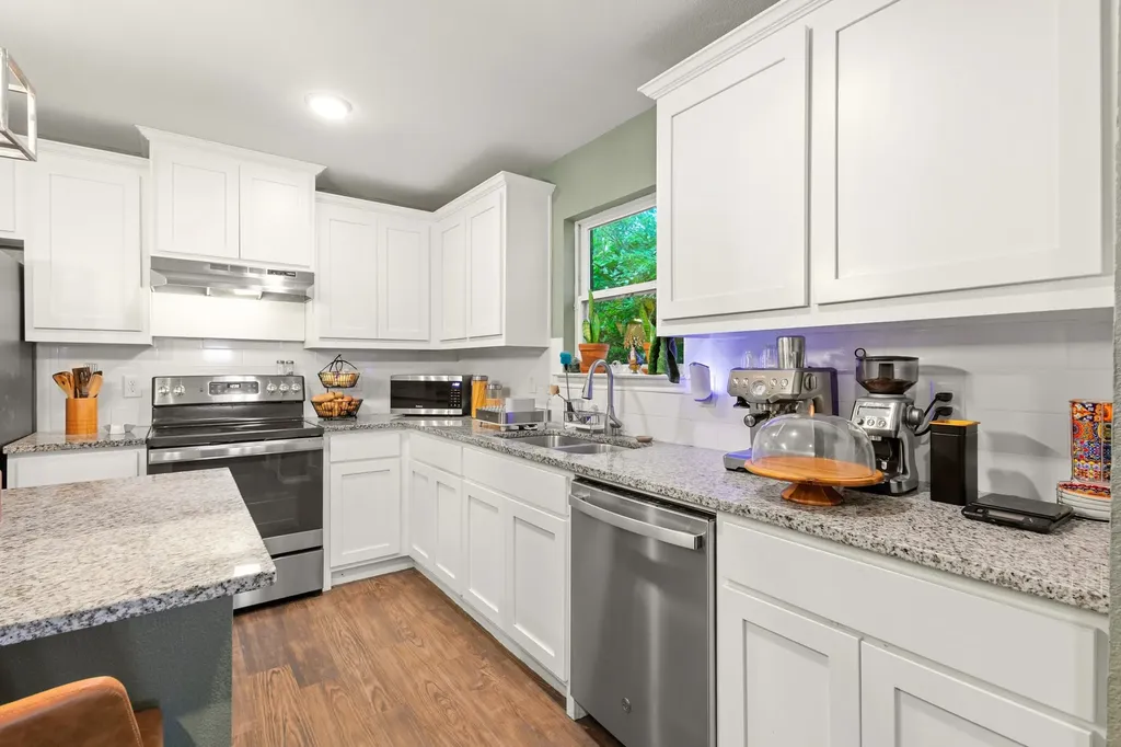 1634 E Missouri Avenue Dallas TX 75216