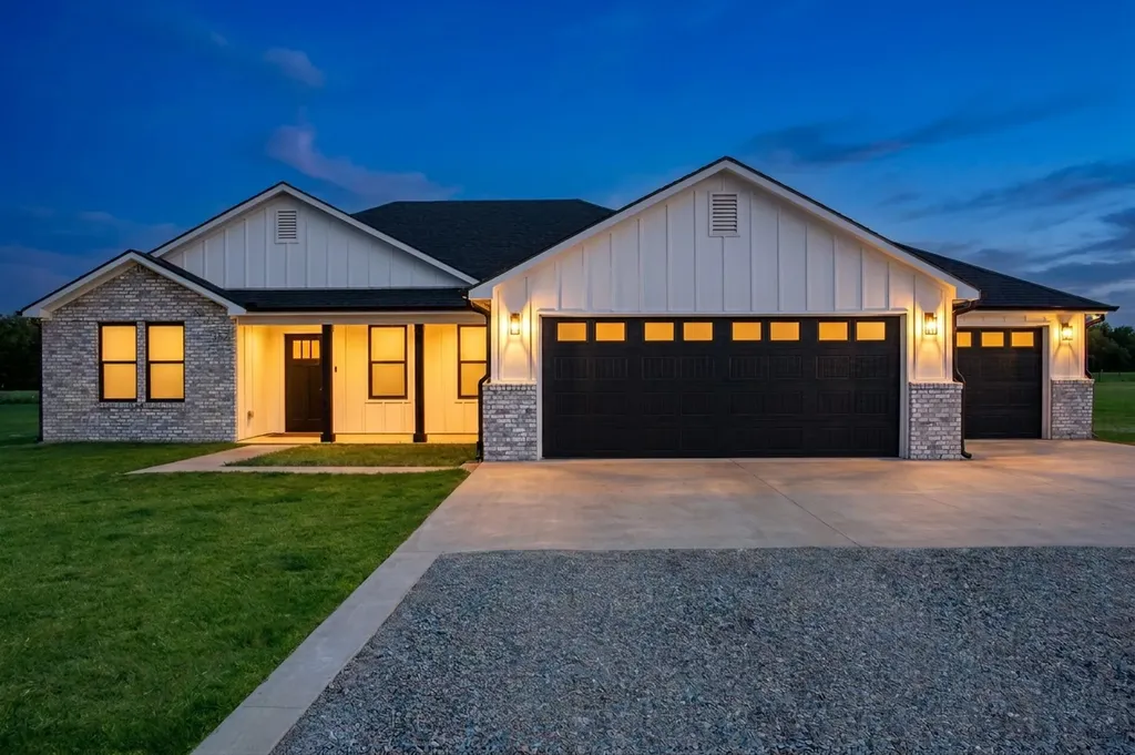 352 Private Road Honey Grove TX 75446