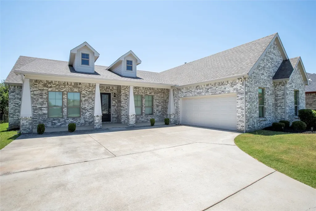 1305 Carnoustie Drive Ennis TX 75119