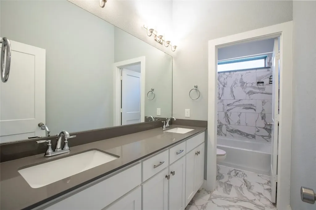 1305 Carnoustie Drive Ennis TX 75119