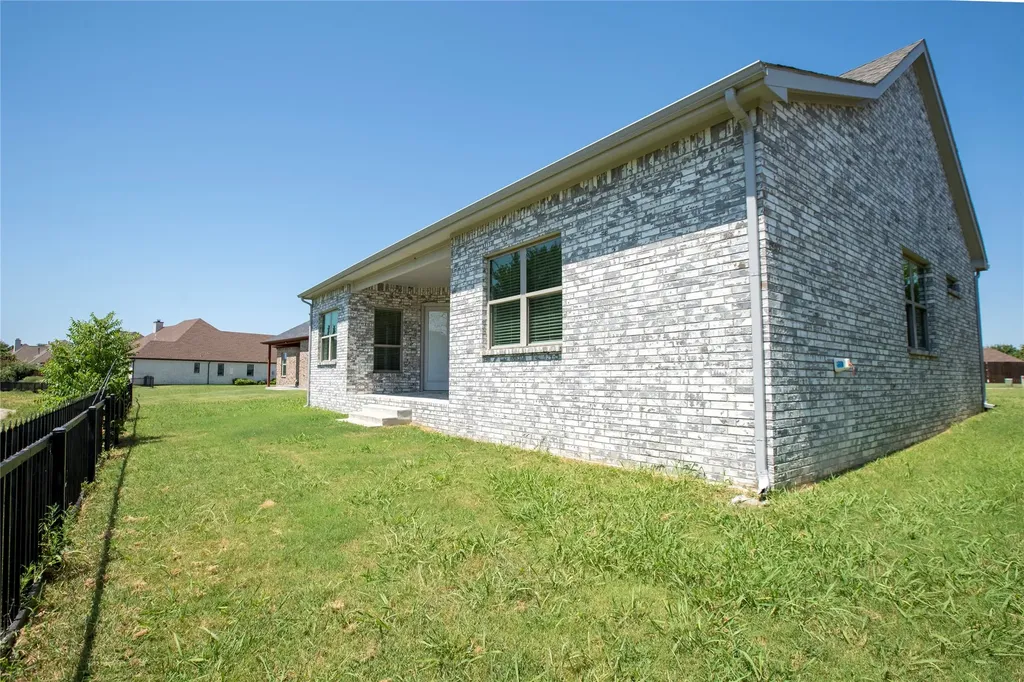 1305 Carnoustie Drive Ennis TX 75119