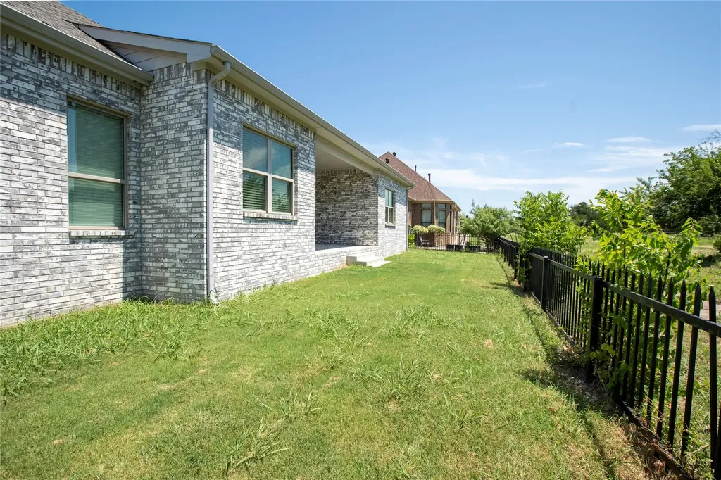 1305 Carnoustie Drive Ennis TX 75119