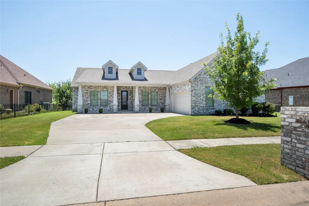 1305 Carnoustie Drive Ennis TX 75119