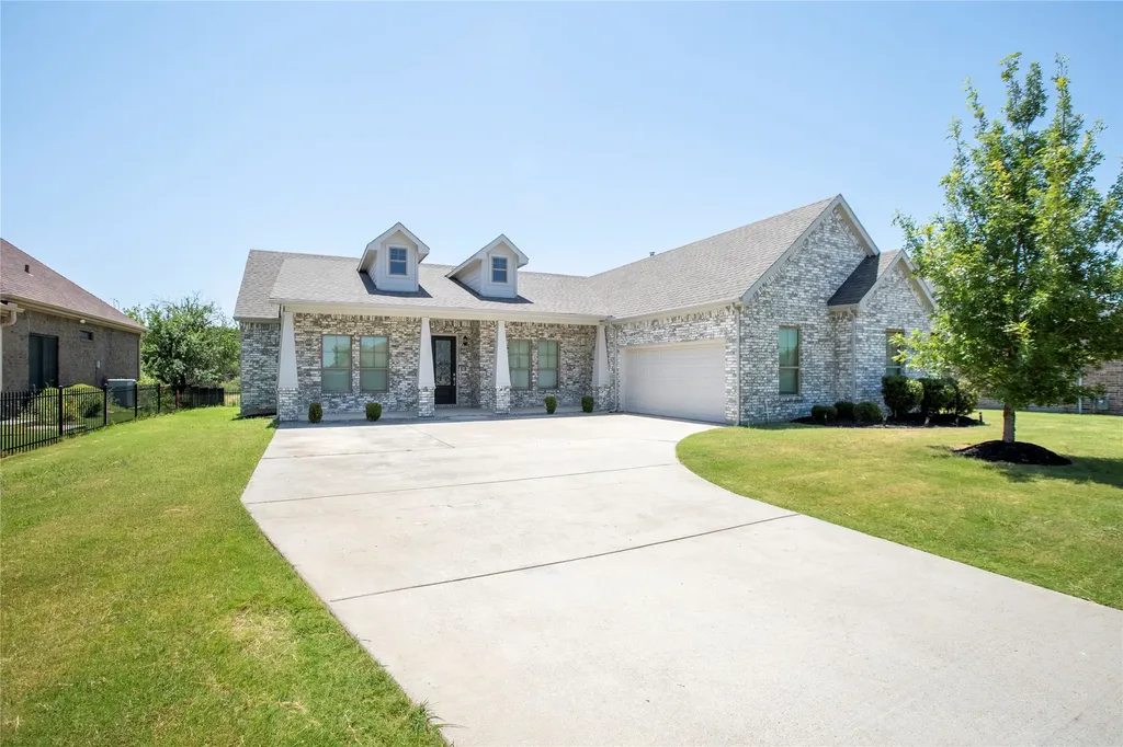 1305 Carnoustie Drive Ennis TX 75119