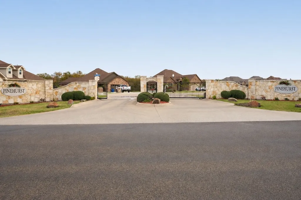 1305 Carnoustie Drive Ennis TX 75119