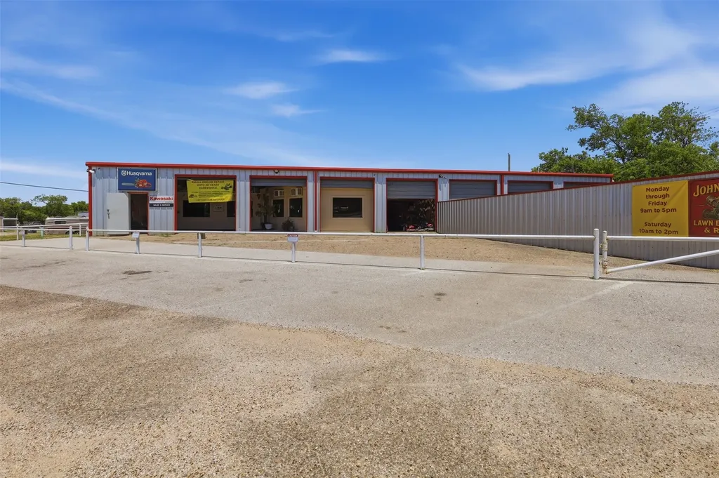 1605 S Main Street Cleburne TX 76033