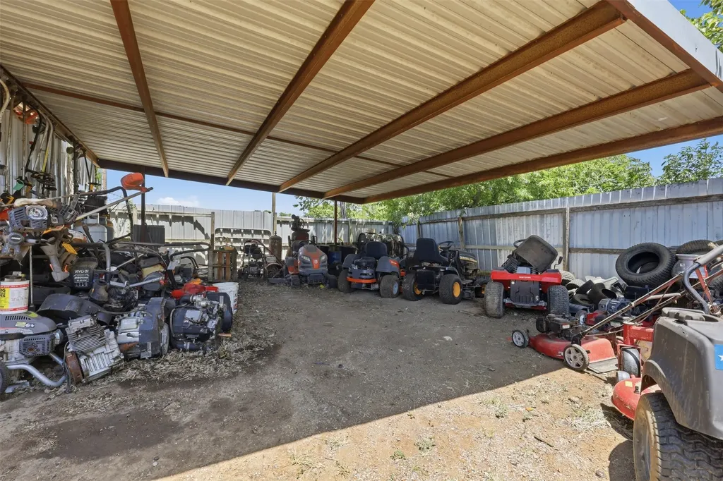 1605 S Main Street Cleburne TX 76033