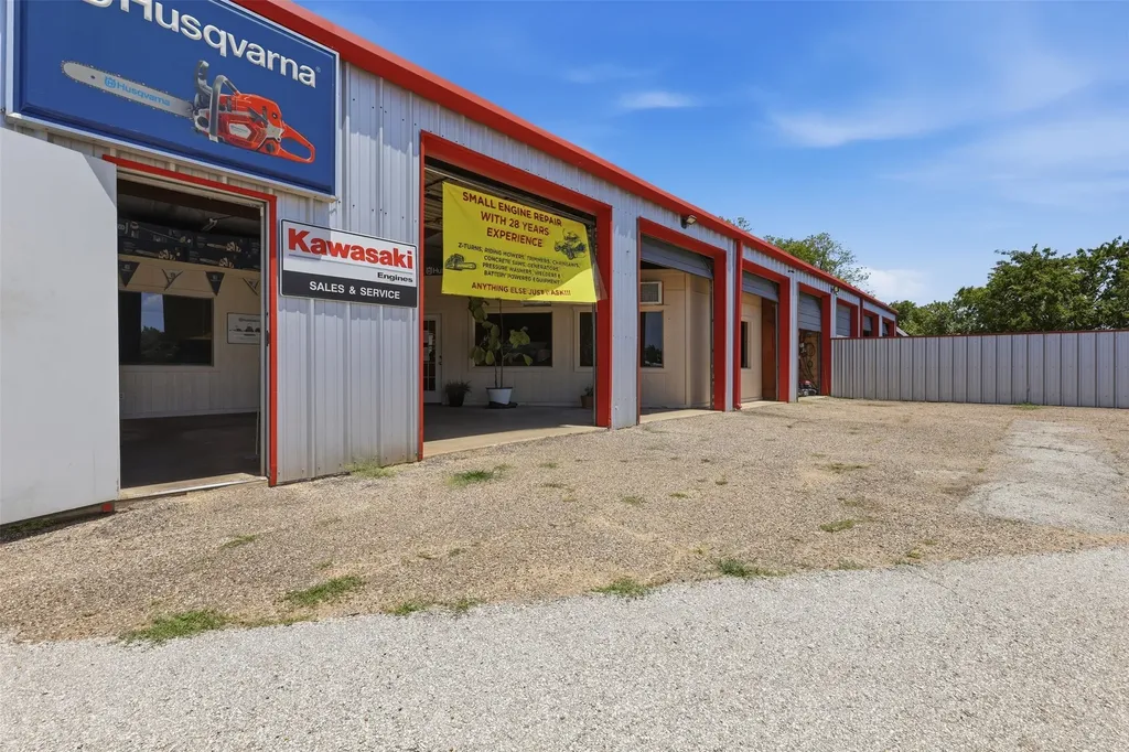 1605 S Main Street Cleburne TX 76033