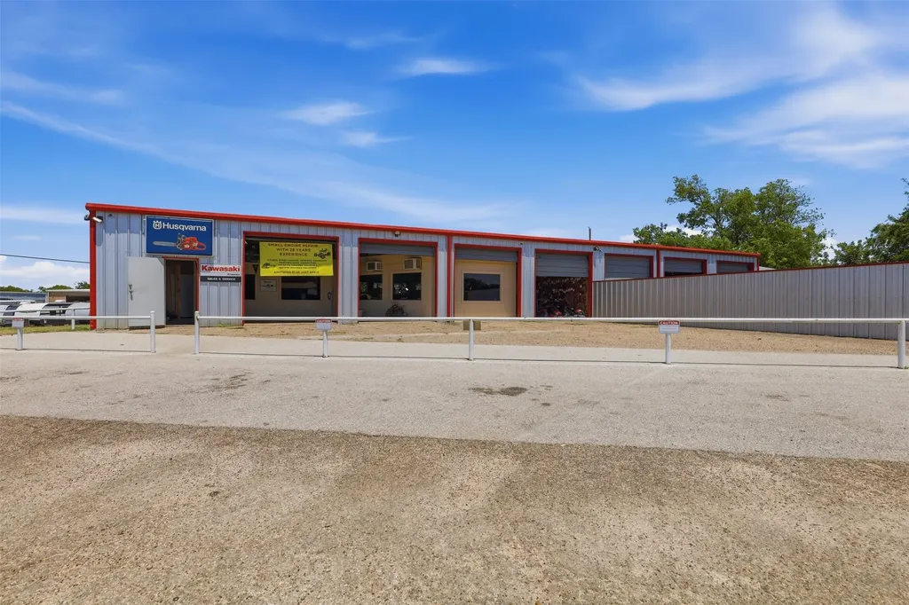 1605 S Main Street Cleburne TX 76033