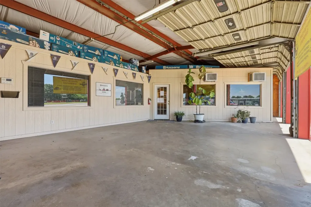 1605 S Main Street Cleburne TX 76033