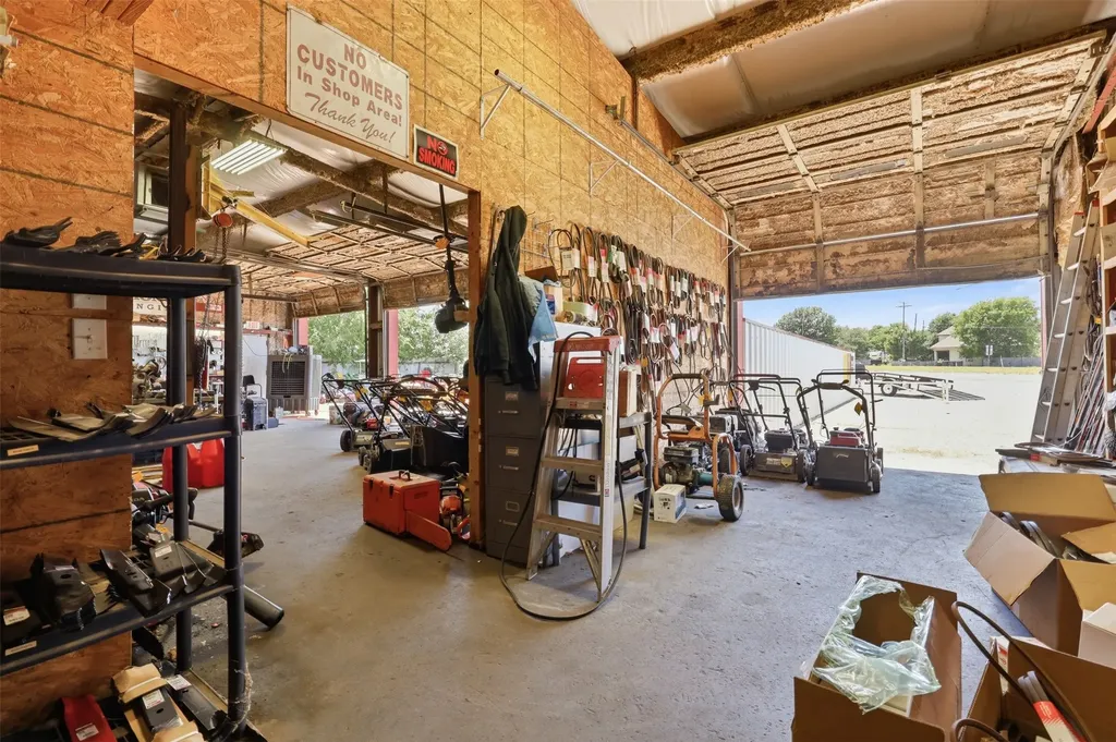 1605 S Main Street Cleburne TX 76033