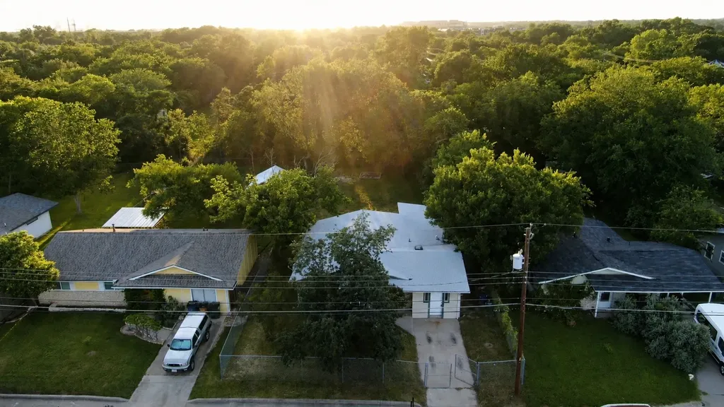 1060 Gardner Road Austin TX 78721