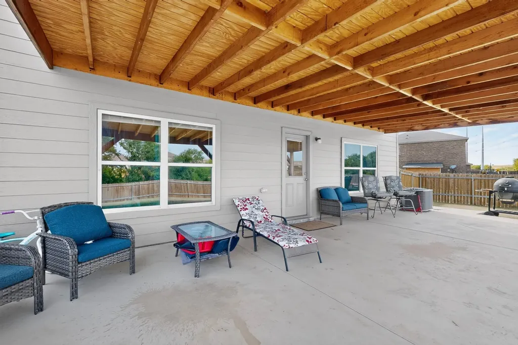218 Banjo Trail Newark TX 76071