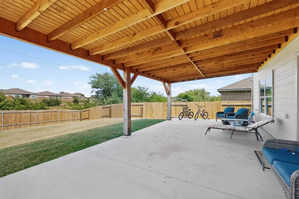 218 Banjo Trail Newark TX 76071