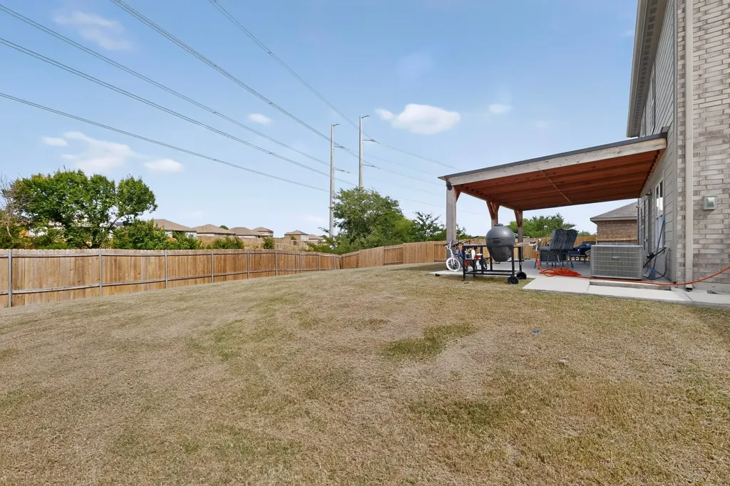 218 Banjo Trail Newark TX 76071
