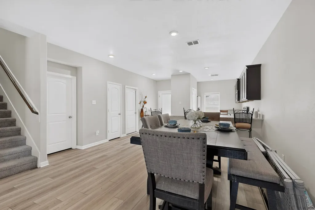 218 Banjo Trail Newark TX 76071