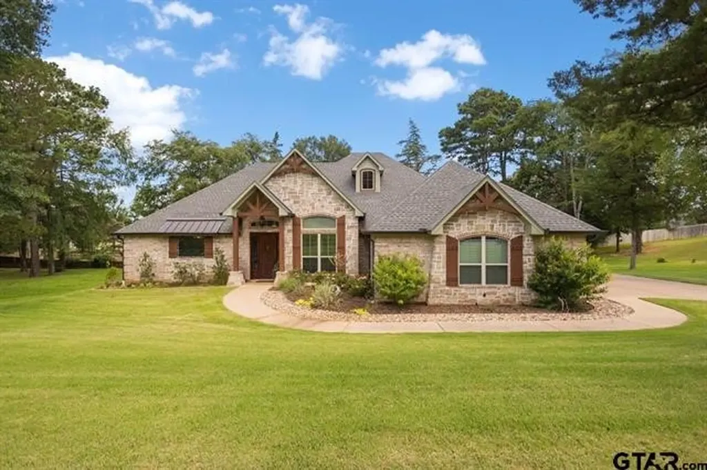 332 Hines Crossing Bullard TX 75757