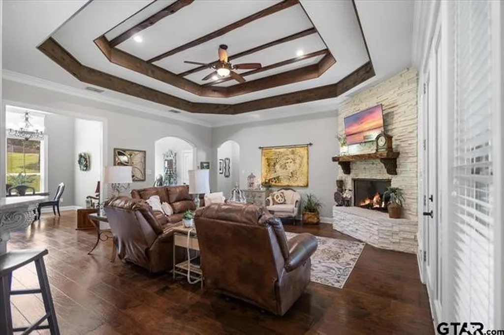 332 Hines Crossing Bullard TX 75757