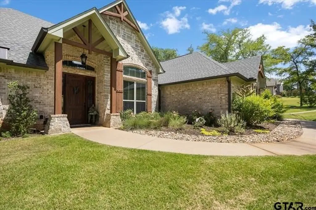 332 Hines Crossing Bullard TX 75757