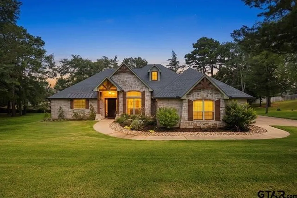 332 Hines Crossing Bullard TX 75757