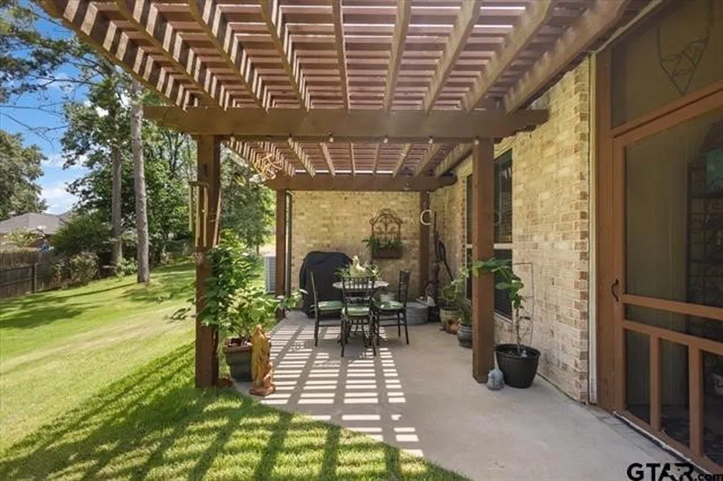 332 Hines Crossing Bullard TX 75757