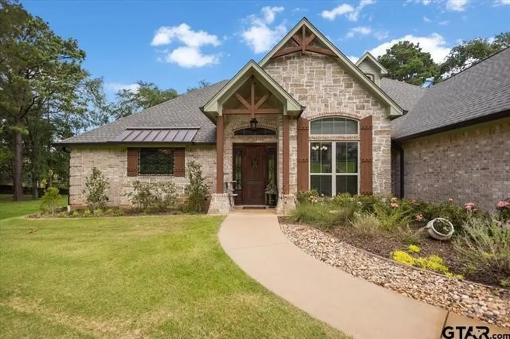 332 Hines Crossing Bullard TX 75757