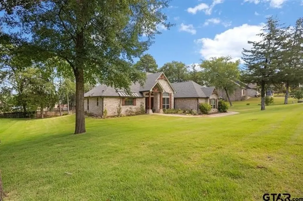 332 Hines Crossing Bullard TX 75757