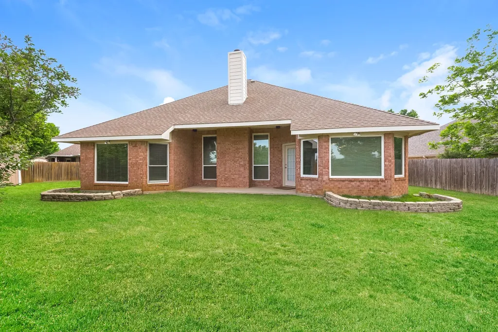 101 Canterbury Drive Saginaw TX 76179