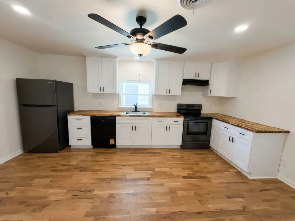 2011 N Houston Street Fort Worth TX 76164