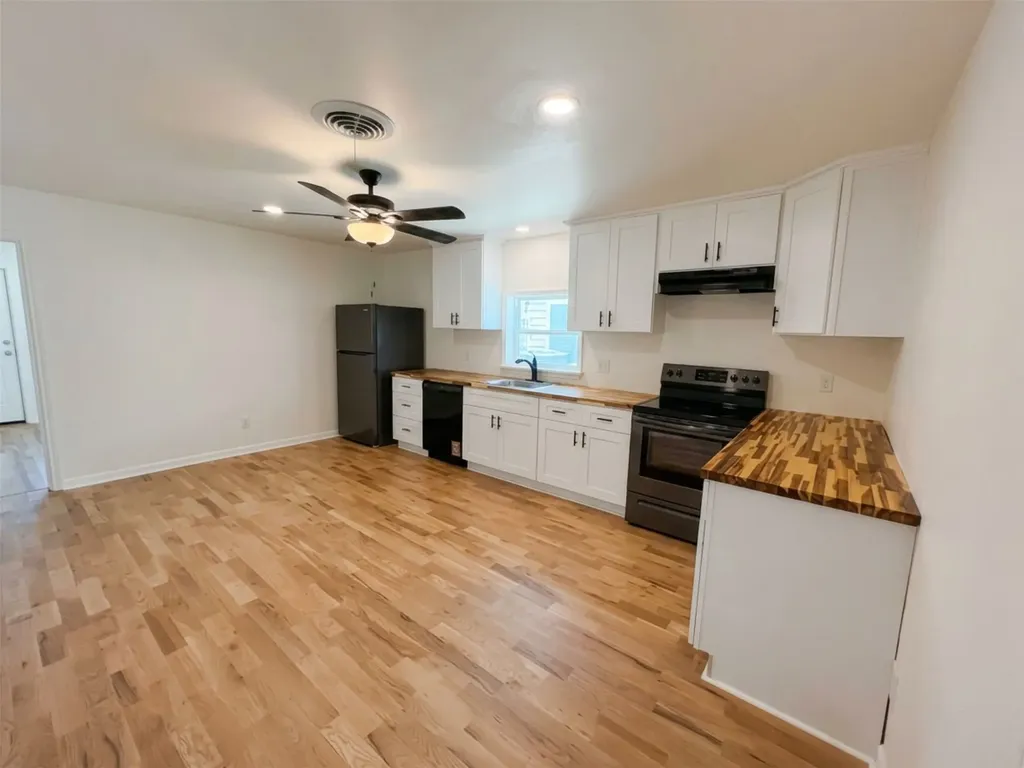 2011 N Houston Street Fort Worth TX 76164