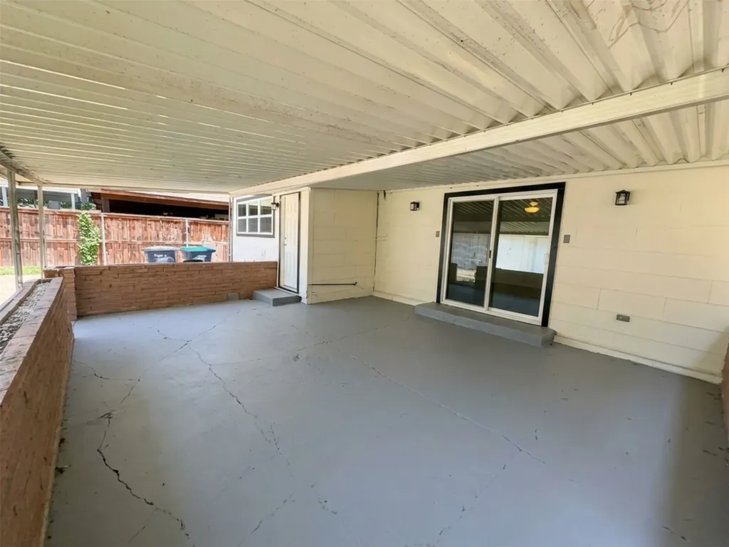 2011 N Houston Street Fort Worth TX 76164