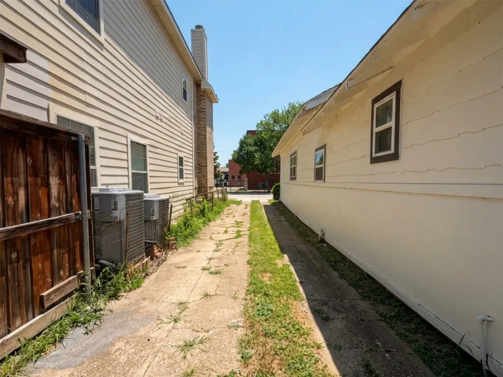 2011 N Houston Street Fort Worth TX 76164