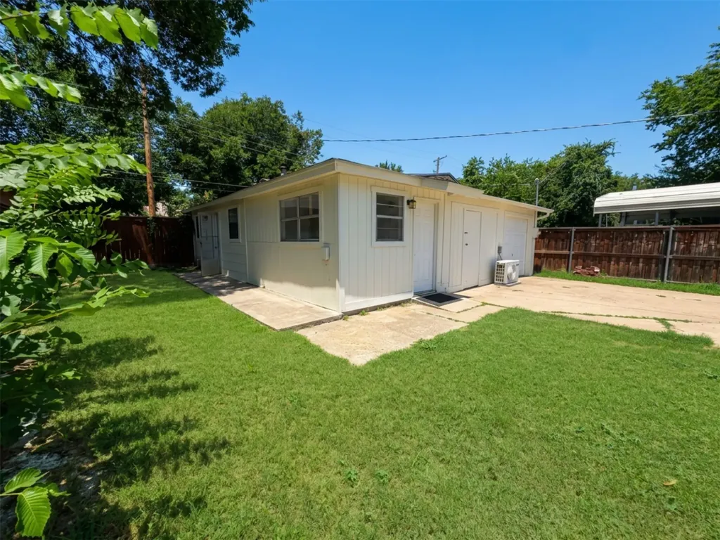 2011 N Houston Street Fort Worth TX 76164